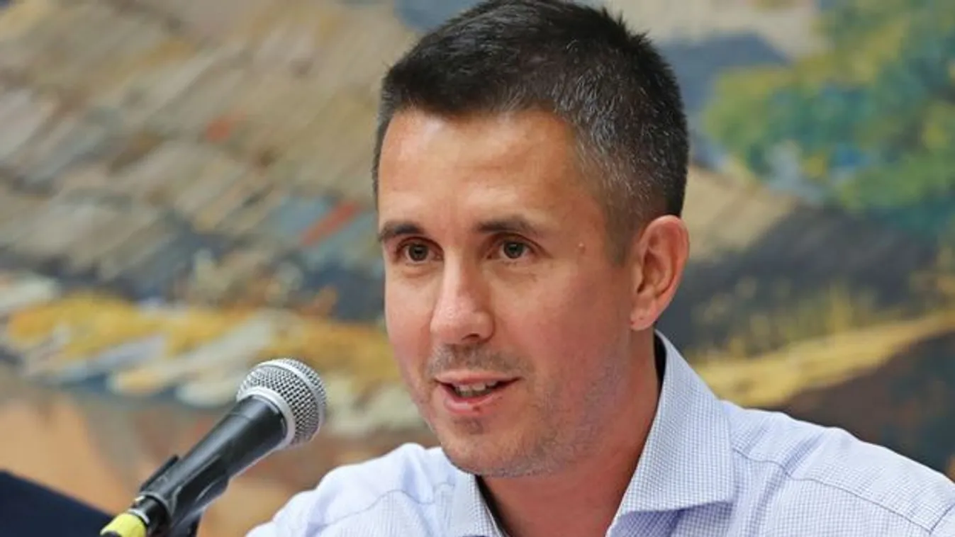 Czeglédy ott tűnik fel, ahol pénzre számíthat