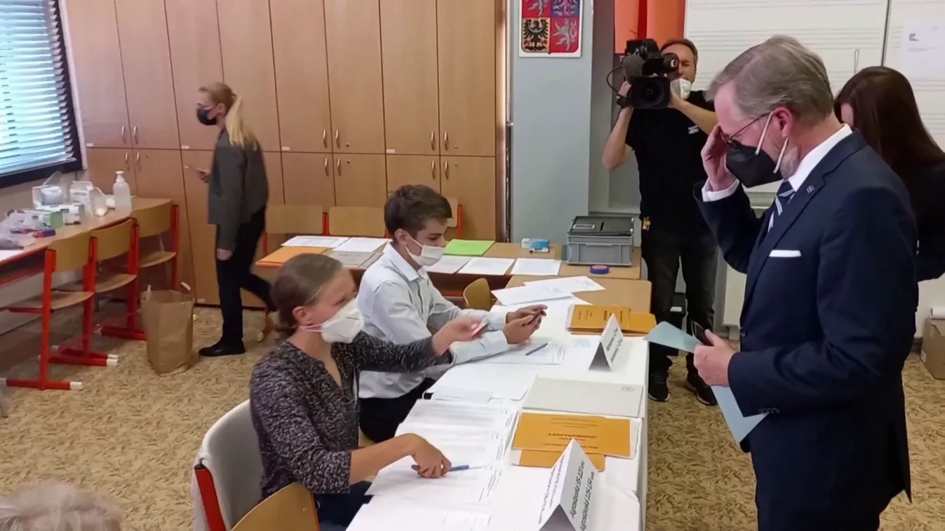 A kormány és az ellenzék is kormányt alakítana Csehországban