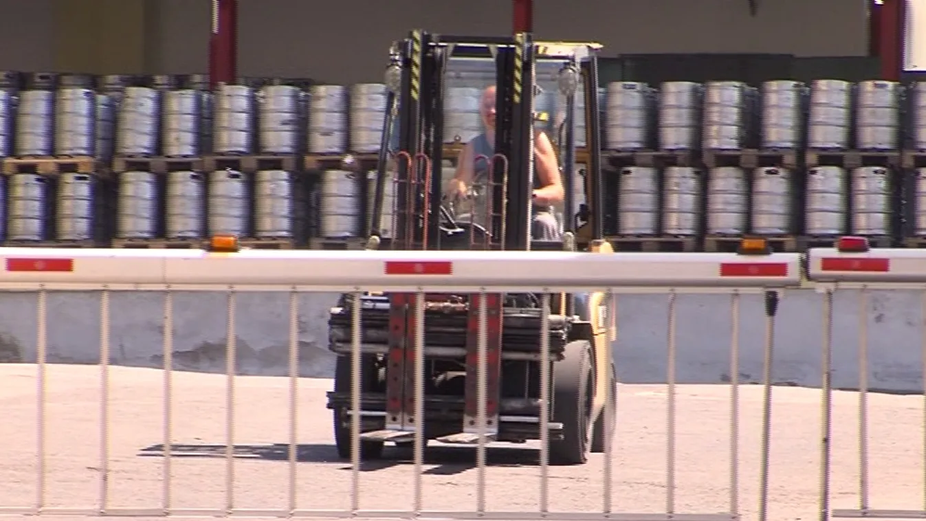 Matolcsy-rokon gondoskodik a sörről