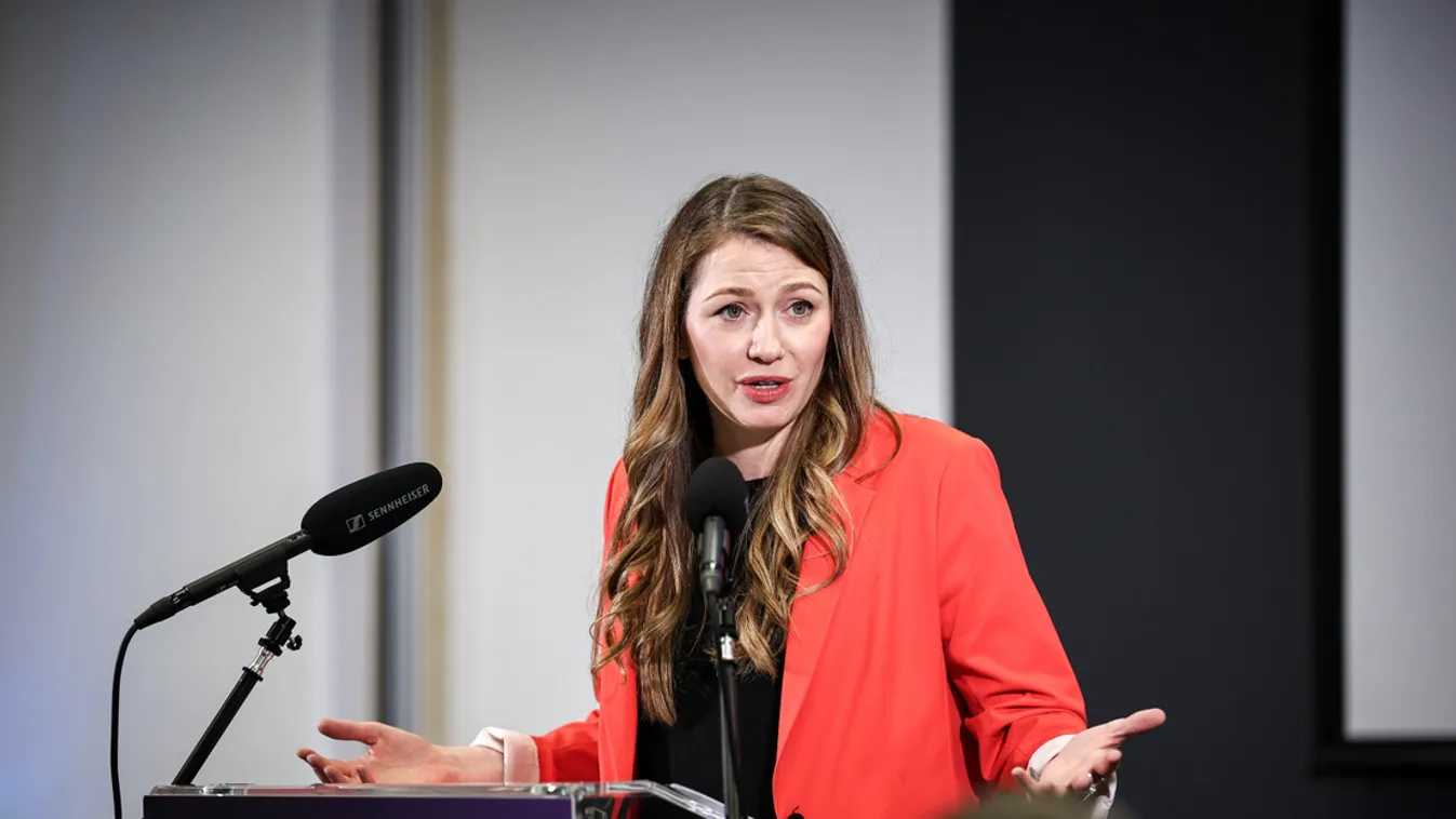 Minő meglepetés: hivatalosan is Donáth Anna a Momentum új elnöke + videó