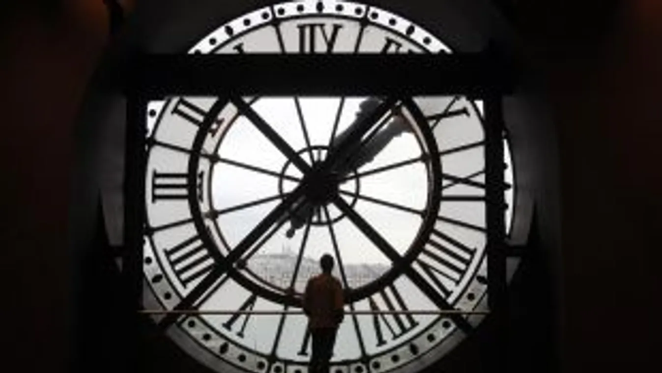 Figyelem! Egy órával többet alhatunk