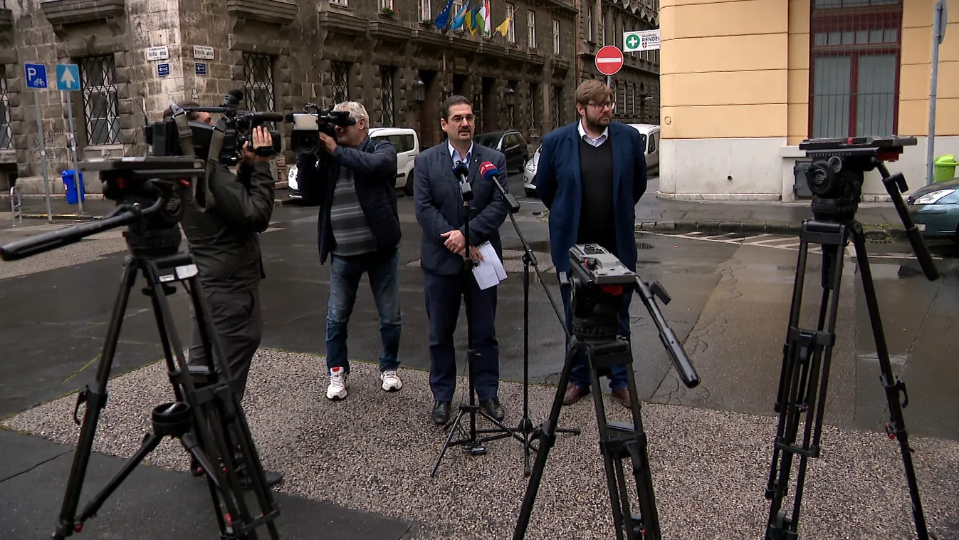 A momentumos polgármester nem jelent meg az általa összehívott rendkívüli testületi ülésen