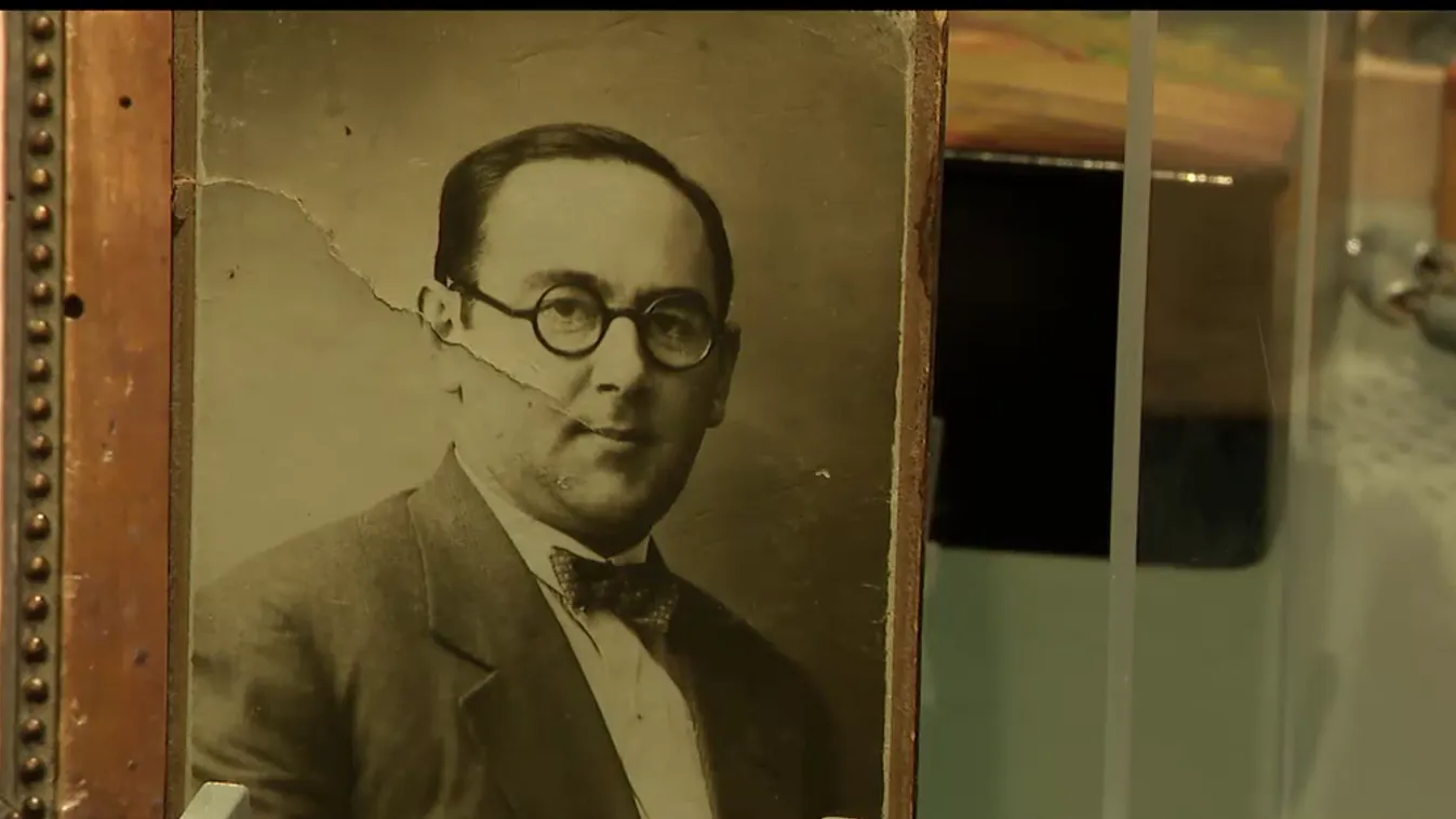 Mozaik: Nagy Imre Emlékház