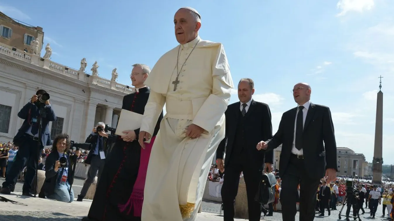 Megérkezett Thaiföldre Ferenc pápa