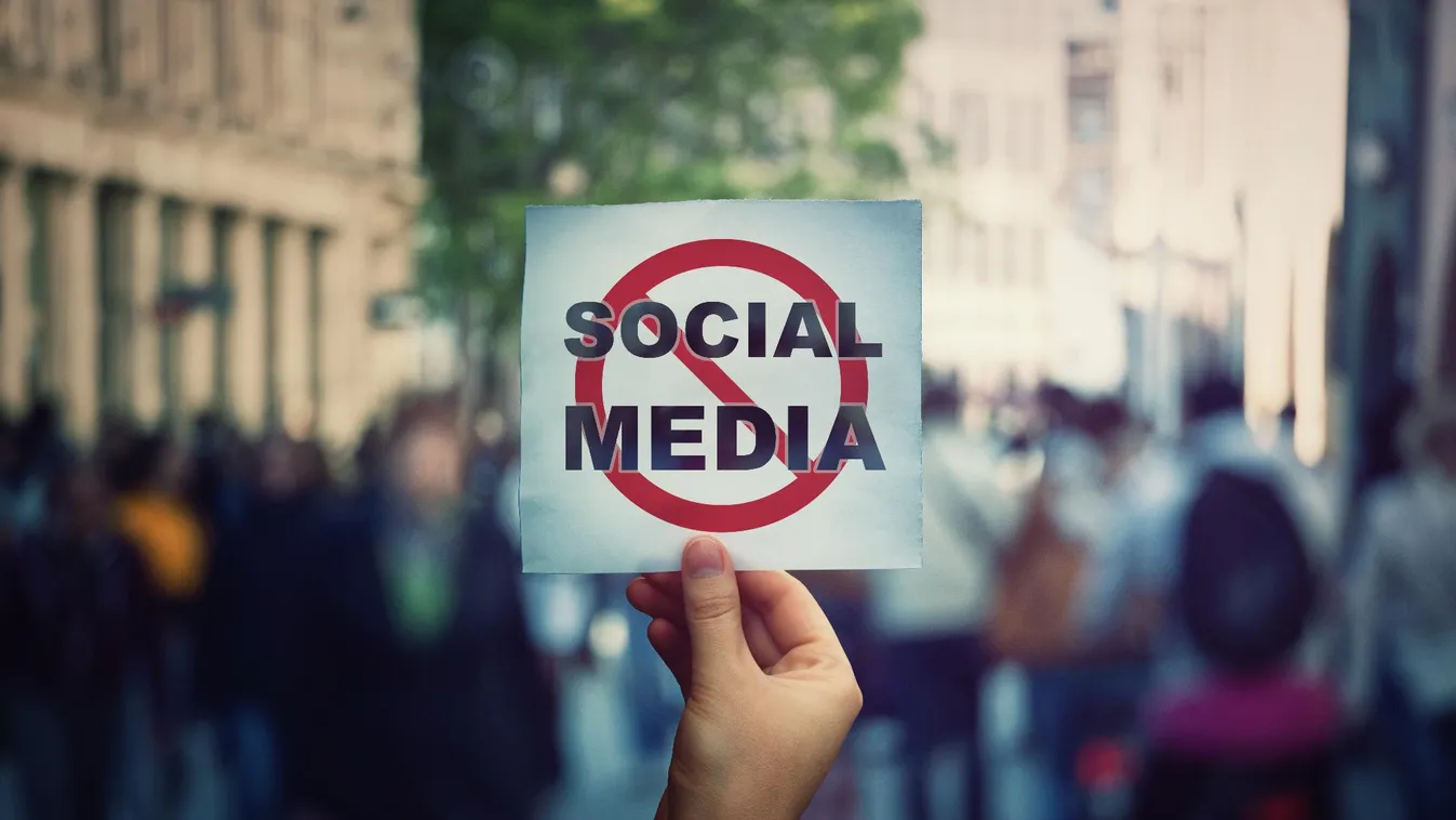 Ausztrália a közösségi média használatának betiltását tervezi a 16 éven aluliak számára