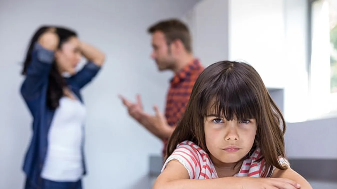 Támadja az ellenzék a kormány új családvédelmi akciótervét