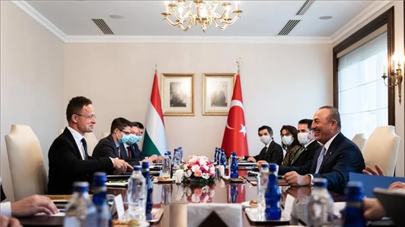 Szijjártó: Kössön új migrációs megállapodást Ankarával Brüsszel, ha kell