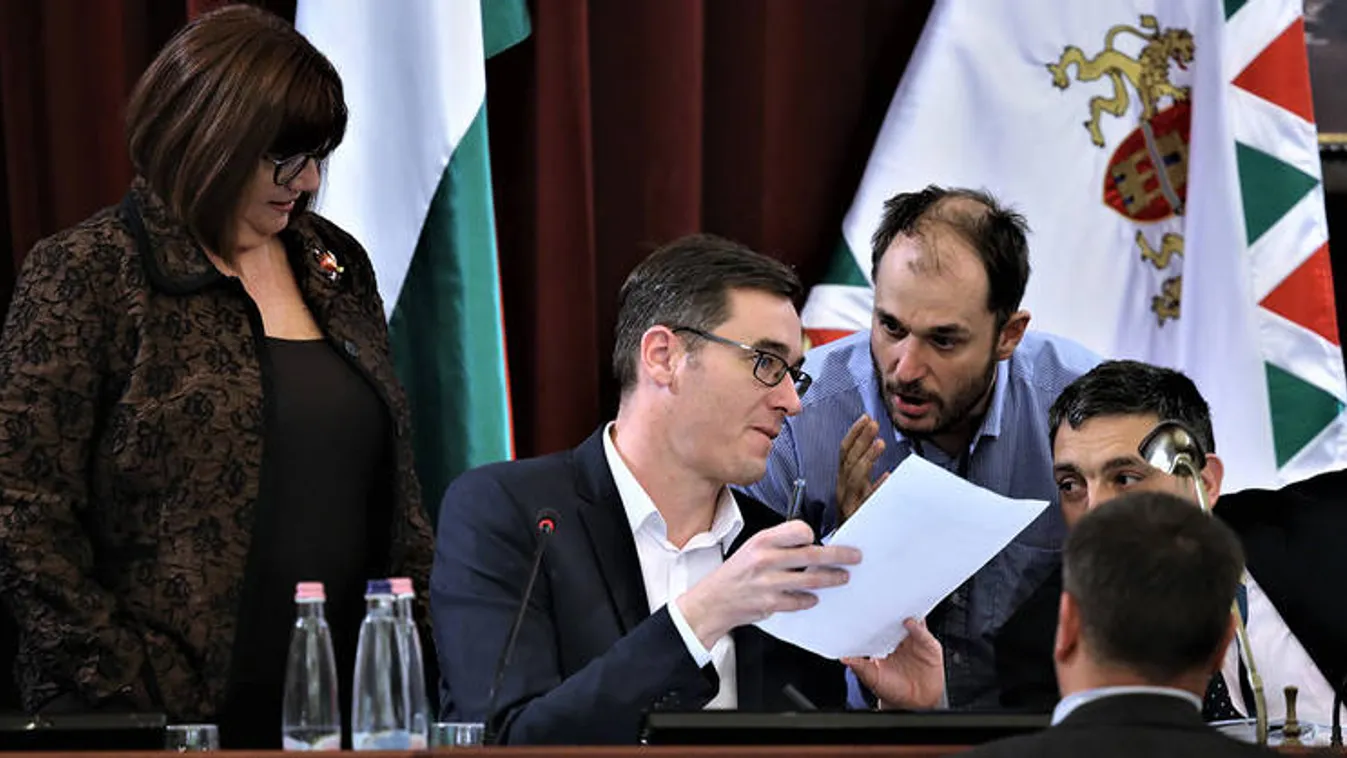 Karácsony sorosista álbérharcot folytat