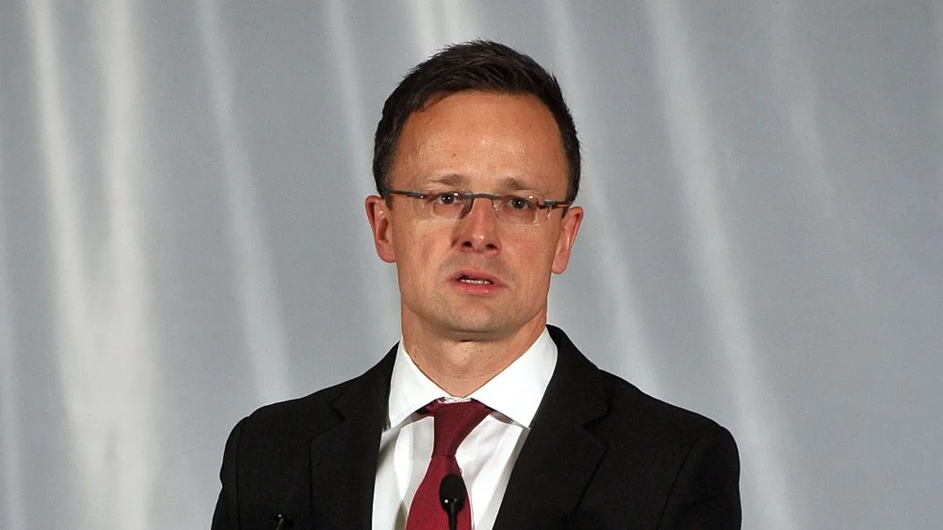 Szijjártó: Magyarország támogatja az európai védelem megerősítését