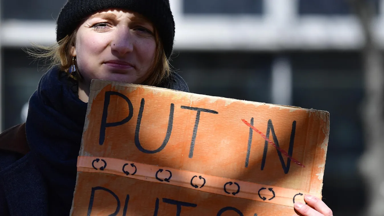 Megrendült Putyin népszerűsége