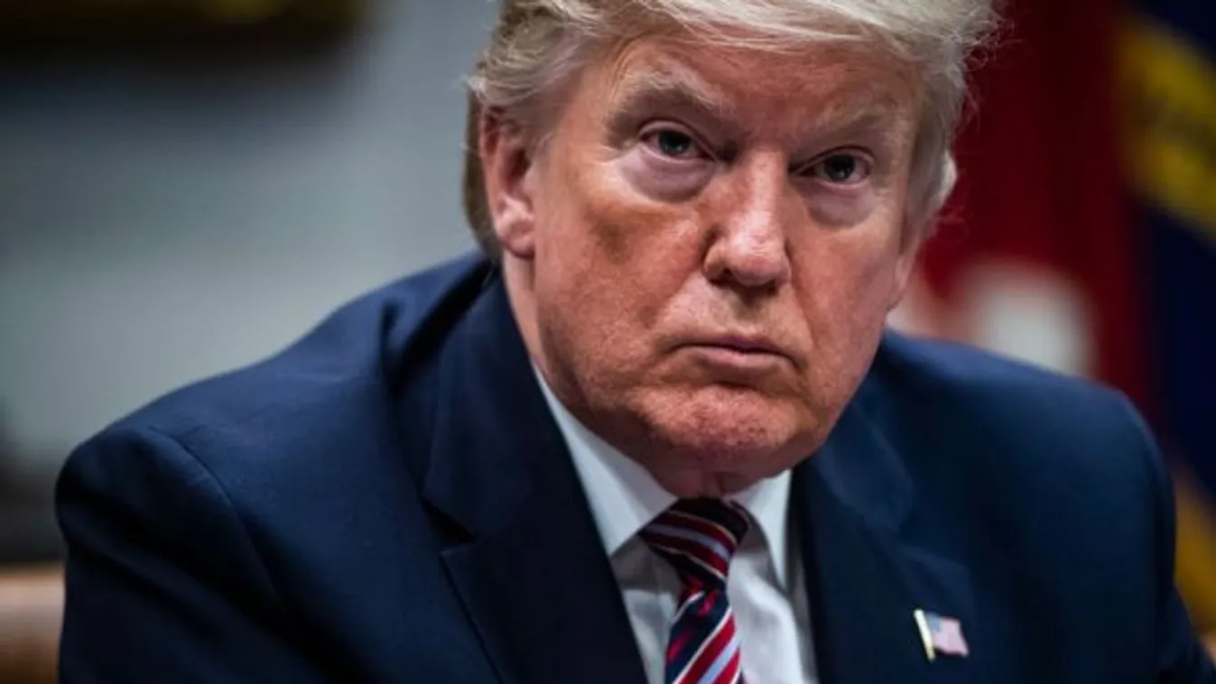 Donald Trump a katonai költségvetésből pénzt fordíthat a határfal építésére