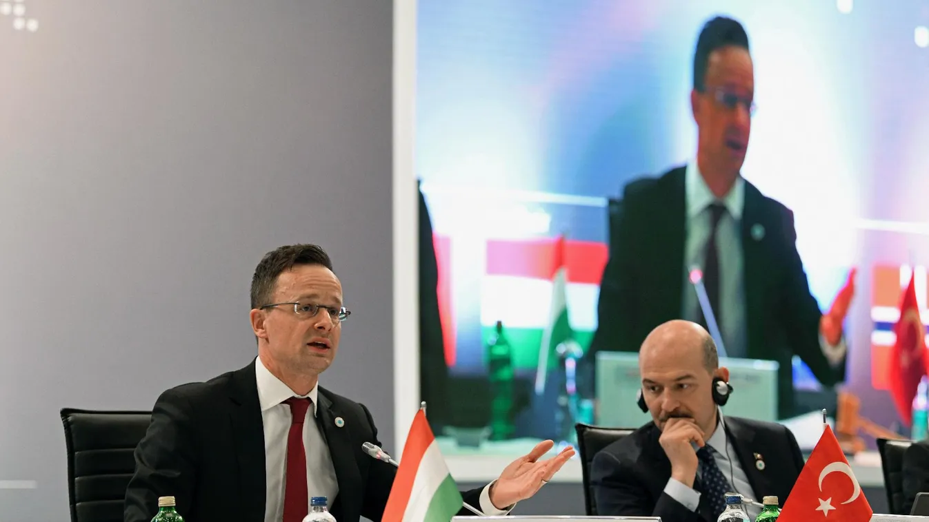 Szijjártó: Két világnézet létezik a migrációval kapcsolatban