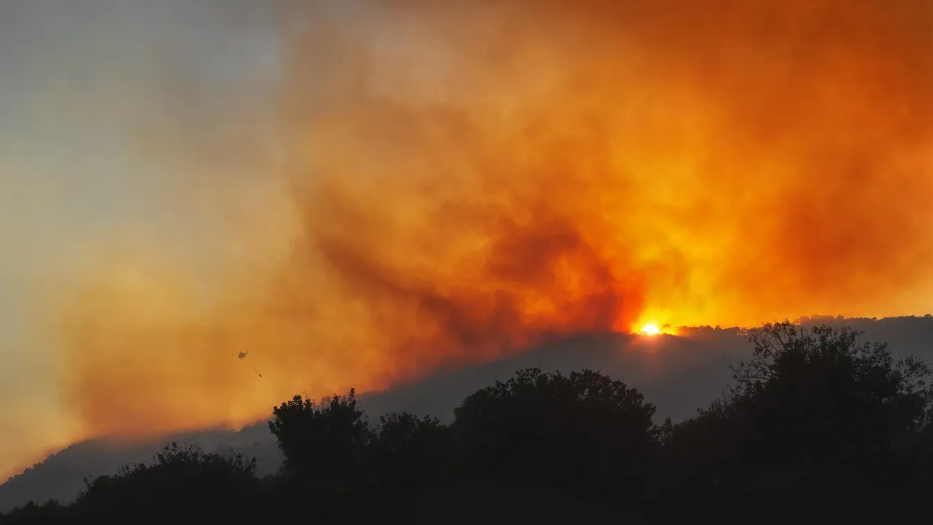 Az év első nagy erdőtüzét próbálják megfékezni Cipruson