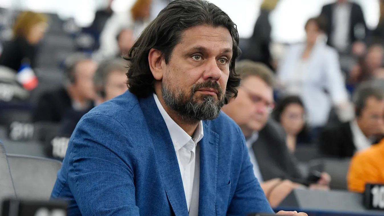 Deutsch: Ujhelyi megint "ámokot futott"