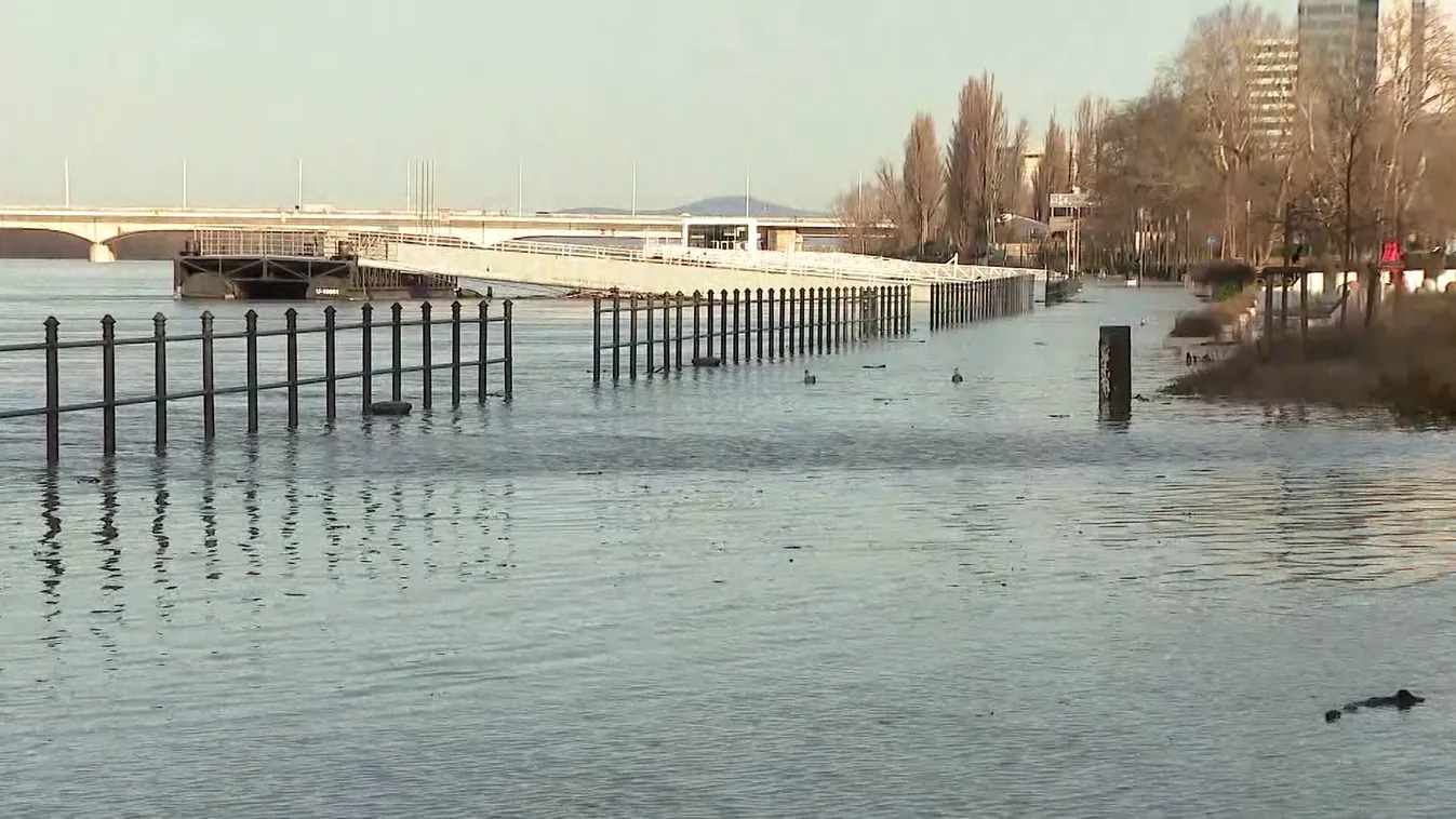 A Vág, az Ipoly és a Garam vízhozama is alaposan lassítja a dunai árhullám levonulását + videó