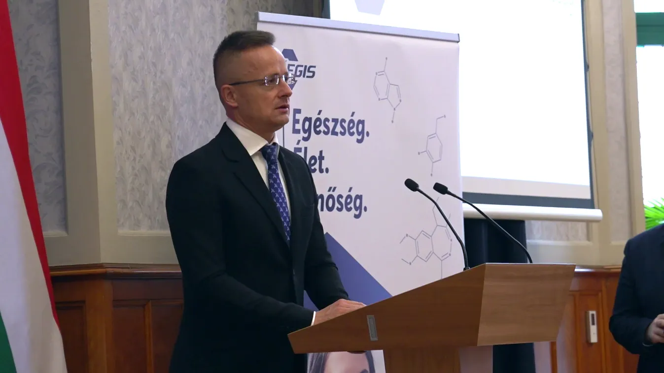 Szijjártó: Húzóágazat a gyógyszergyártás