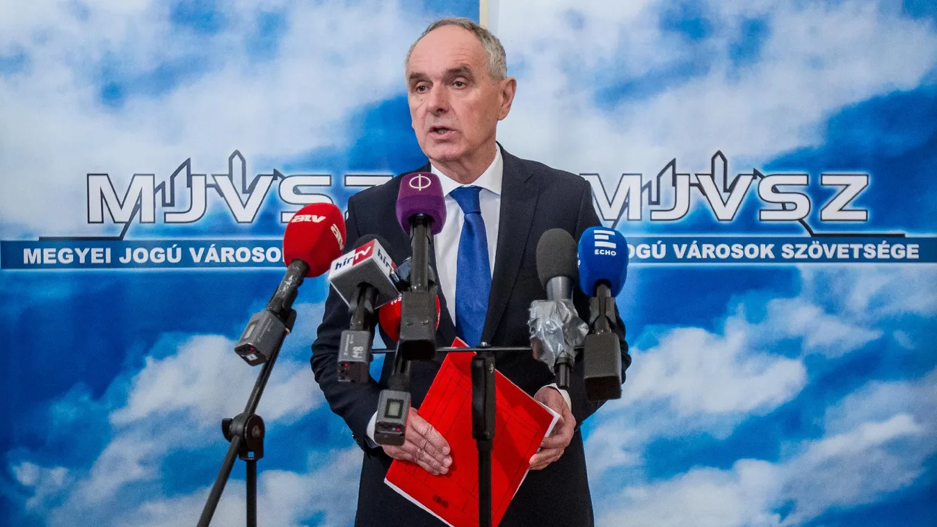 Összeülnek a megyei jogú városok, hogy Sorosról beszéljenek