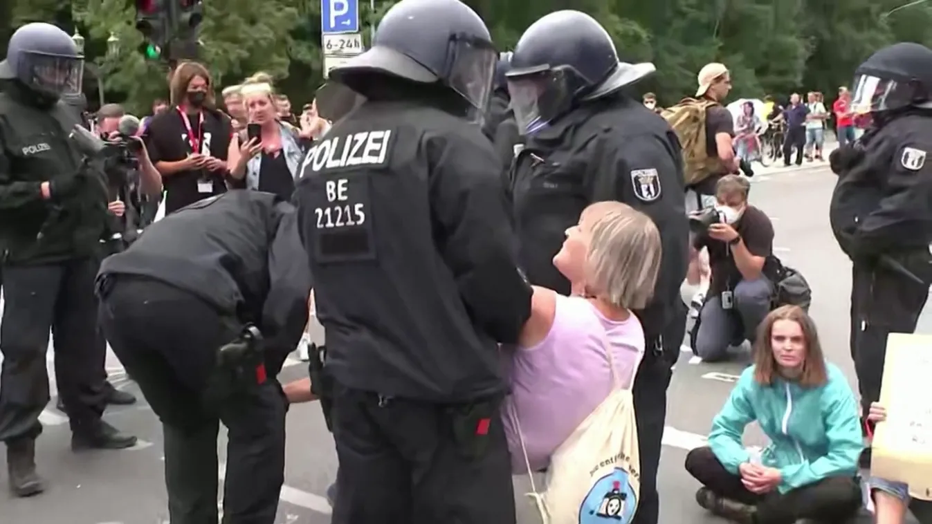 Százakat tartóztattak le Berlinben