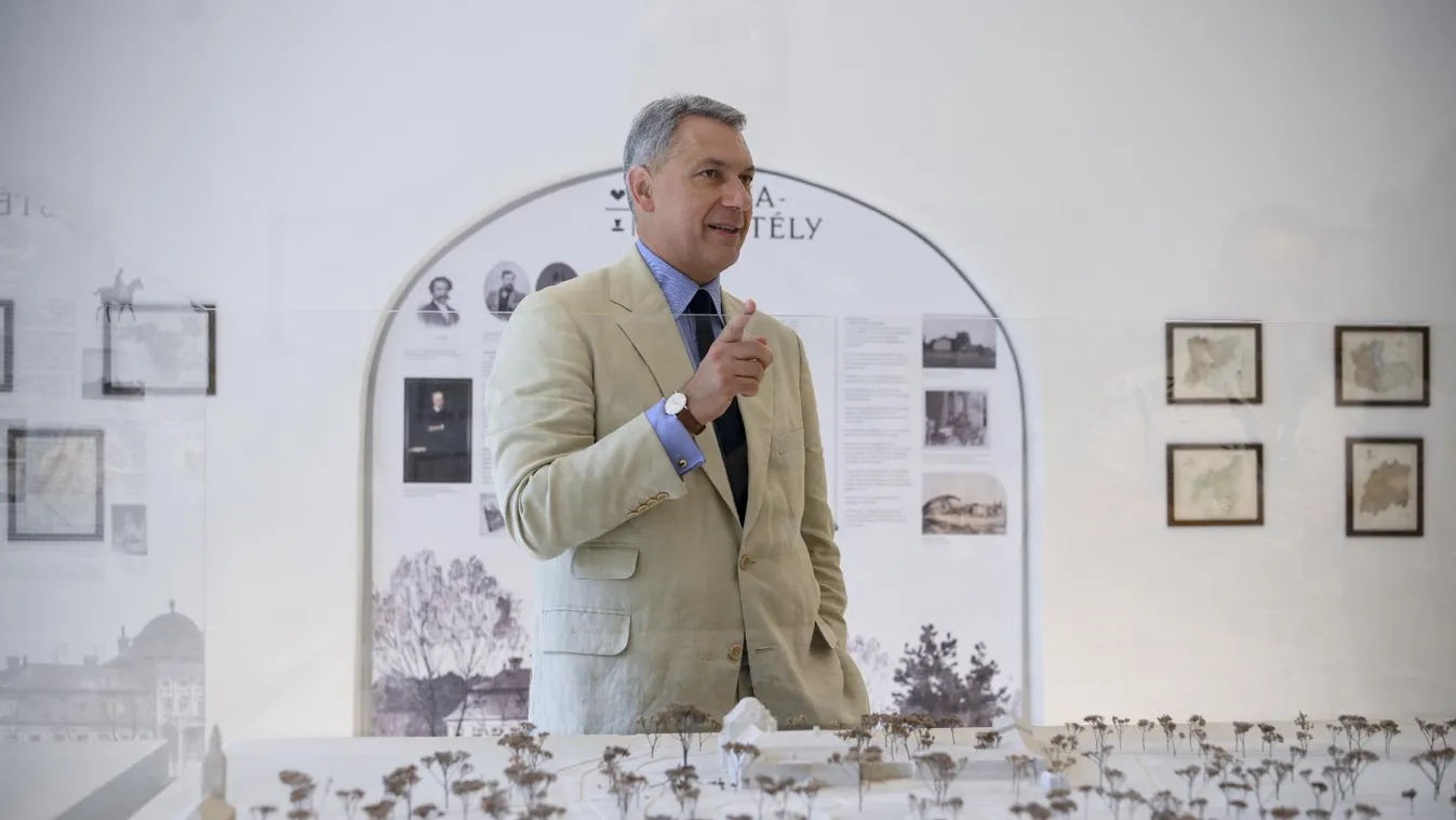 Lázár János a Pázmány Campus beruházásáért lobbizik a józsefvárosiaknál