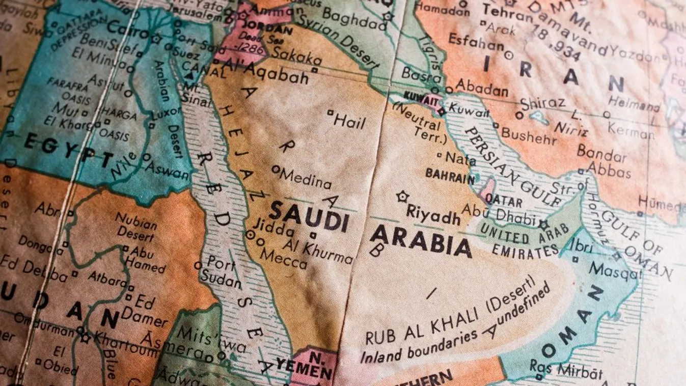 Csúcstalálkozóra hívja az Öböl menti államok vezetőit Szaúd-Arábia
