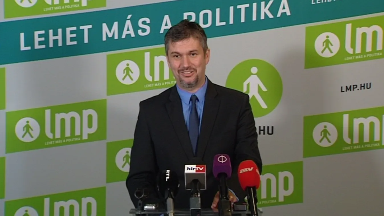 Szaloncigányozással vádolták az LMP társelnökét