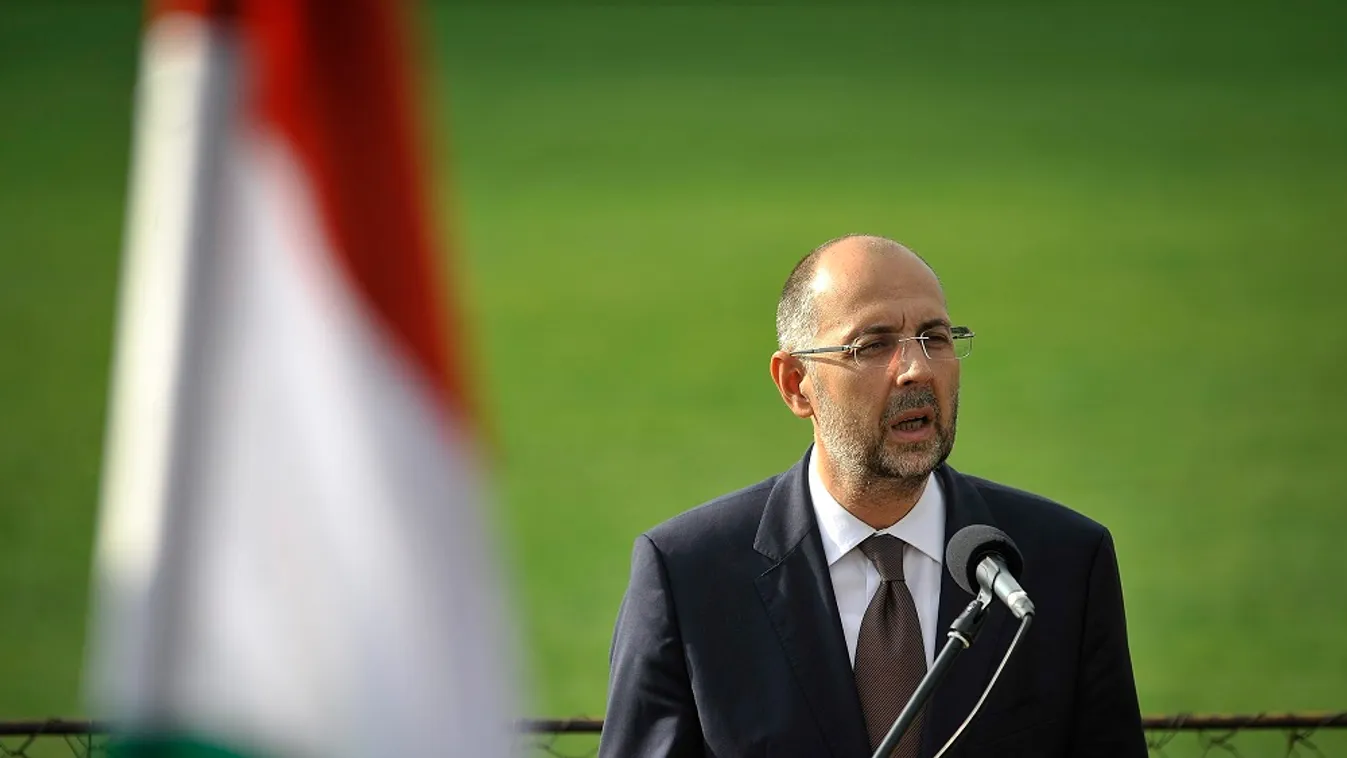 Kelemen Hunor szerint kisebbségi jogokkal kapcsolatos állásfoglalásai miatt tilthatták ki Ukrajnából