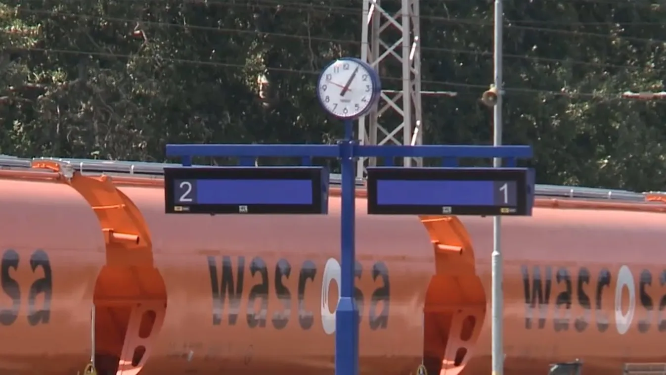 A MÁV ismét felhívta a figyelmet, hogy a vasútállomás nem játszótér, miután egy 15 éves fiút áramütés ért + videó