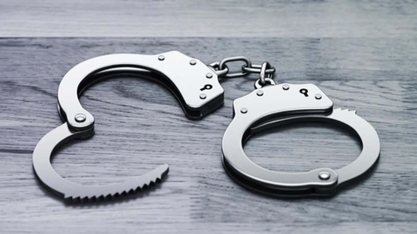 Két embercsempészt elfogtak és több tucat illegális migránst feltartóztattak a rendőrök