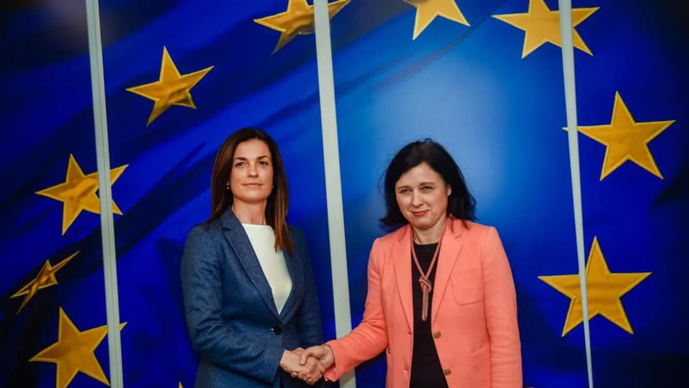 Varga Judit: Ismét kibújt a szög a zsákból