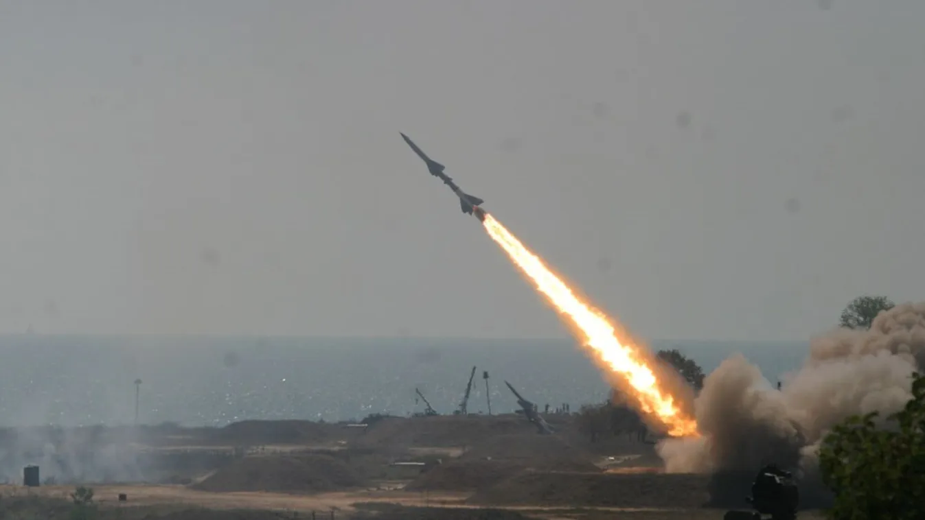 Lezárták az összes repülőteret a rakétatámadás miatt