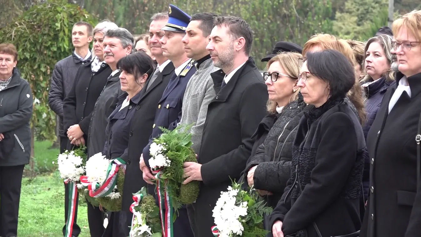 A Jobbik a koszorún spórolt Karcagon