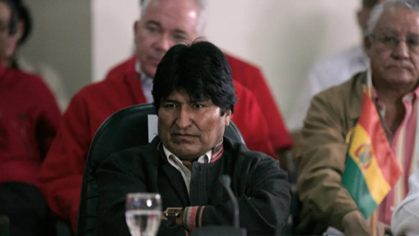 Morales az ENSZ közvetítését és Ferenc pápa közbenjárását kérte a válság rendezésében