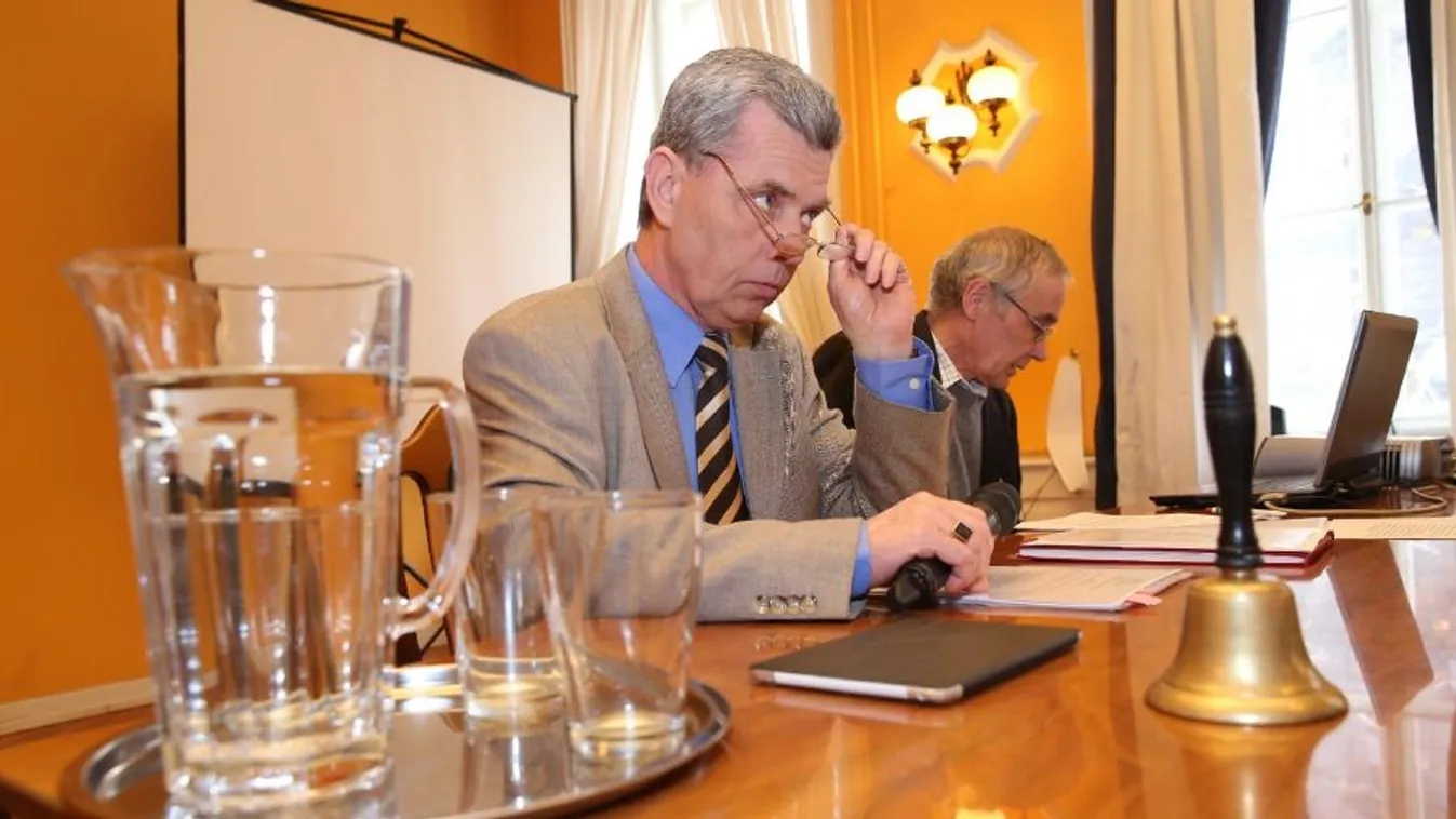 Nem szereti az orvosi kamara, ha a pénzügyeiről kérdezik