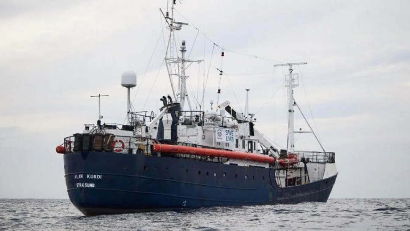 Civil hajók száznál több migránst vettek fedélzetükre a Földközi-tengeren
