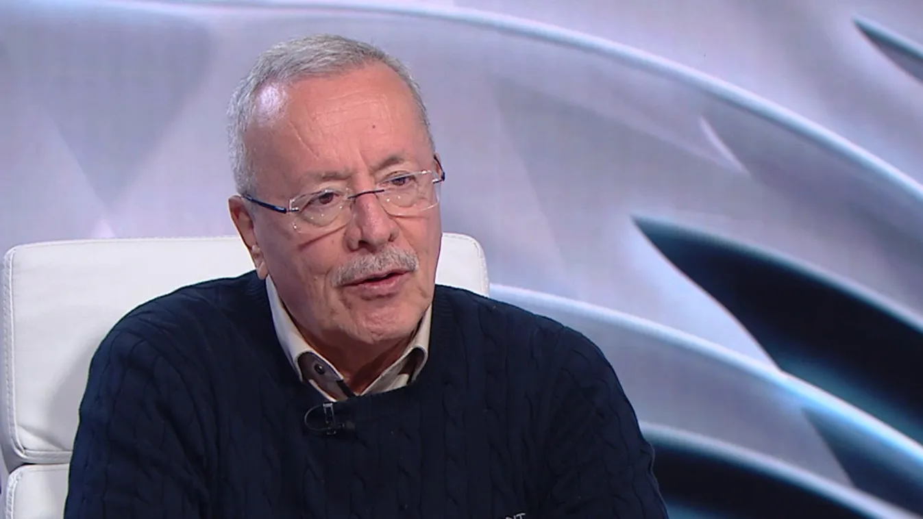 Több száz migráns várakozik a határ szerb oldalán