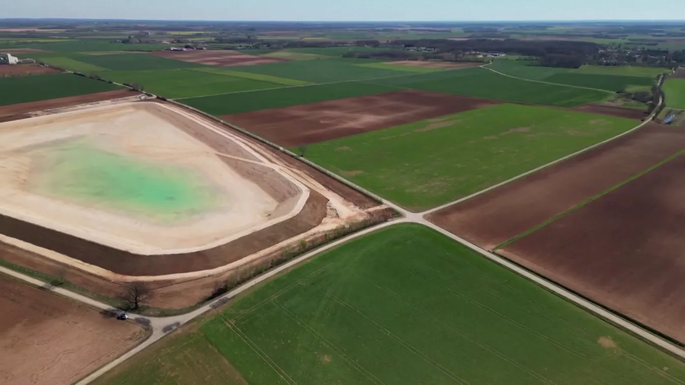 Átmenetileg betiltja a medencék árusítását Franciaország