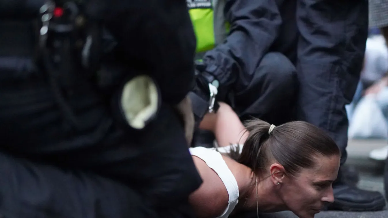 Vissza akarják kapni a hazájukat - rendbontás tört ki a Downing Street közelében a southporti halálos késelés nyomán