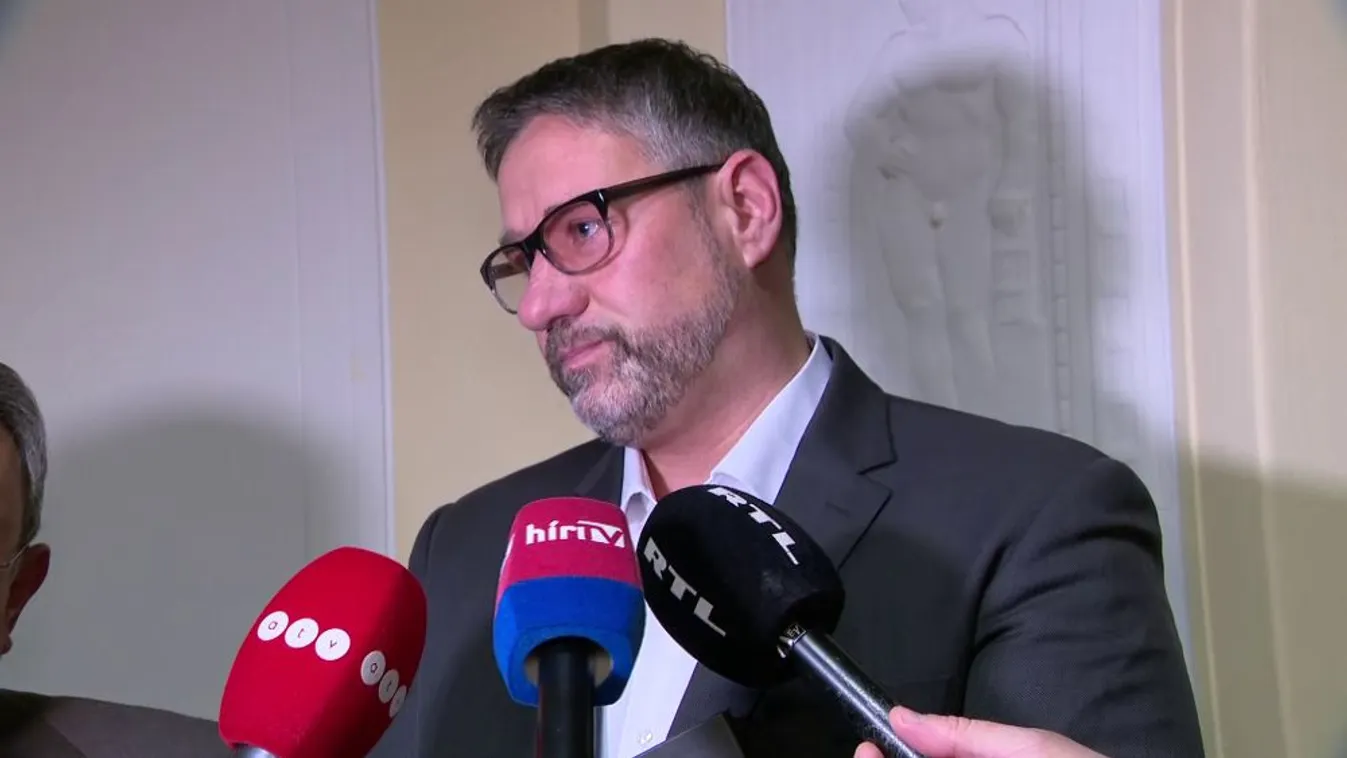 Simonka György mentelmi jogának felfüggesztését indítványozza a Legfőbb Ügyészség