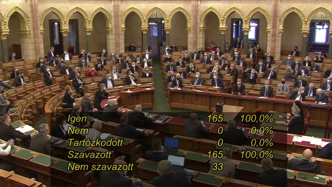 Az orvosok többlépcsős béremeléséről döntött a parlament