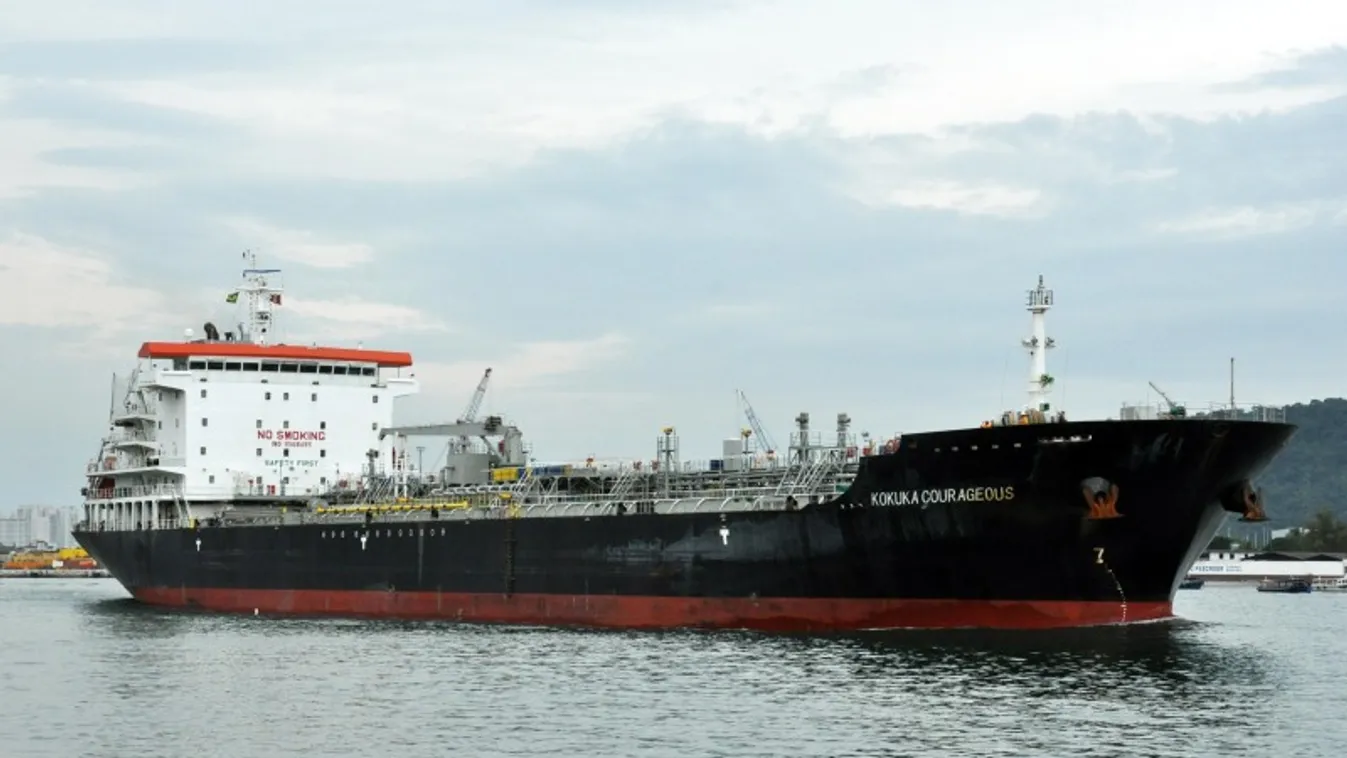 Megsérült több tartályhajó az Ománi-öbölben