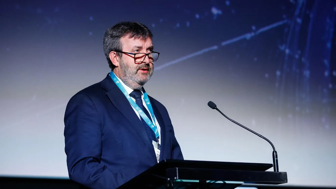 Palkovics László: már elérhető az új, ingyenes mesterséges intelligencia tananyag