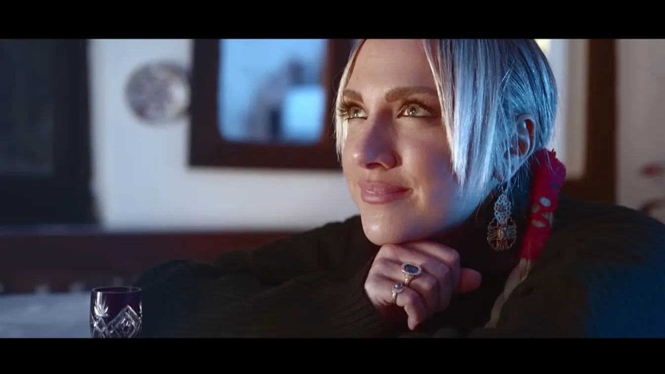 Íme, Tóth Gabi új dala, amely a felé áradó gyűlöletre válaszul született