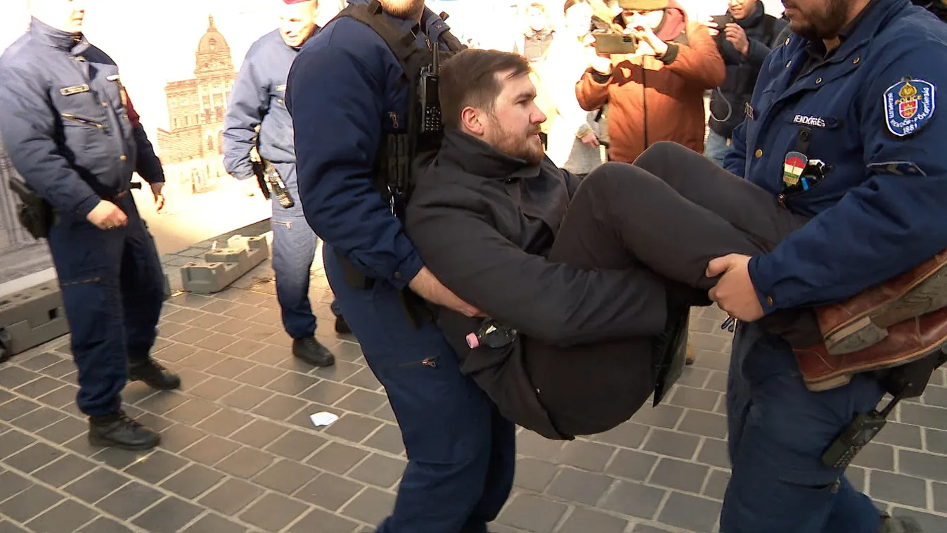 Lemondott a Momentum elnöke, visszatér Donáth Anna a párt élére + videó