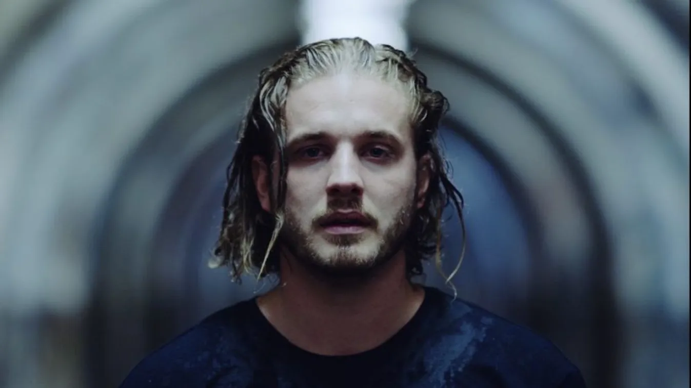 A víz alá merít a Platon Karataev legújabb klipje