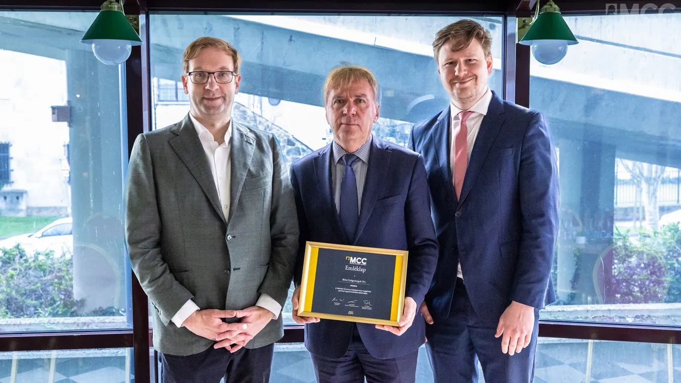 Béresékkel kooperál az MCC