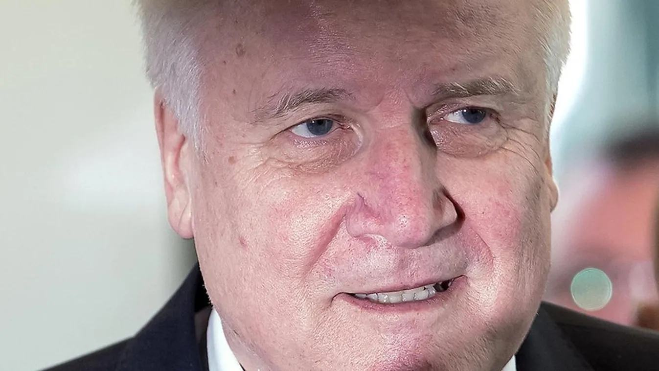 Seehofer nem tervez lemondani