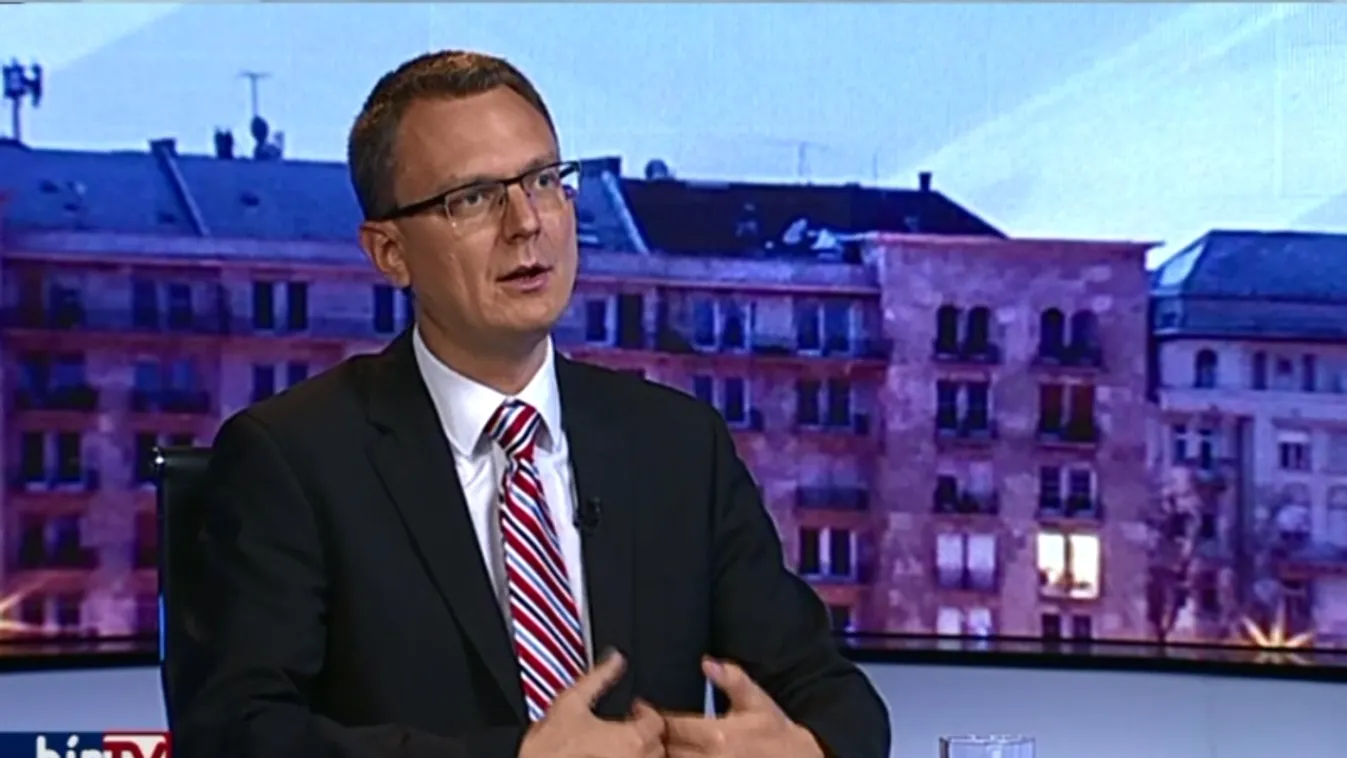 A hajléktalanszállón át vezet az út a munka felé