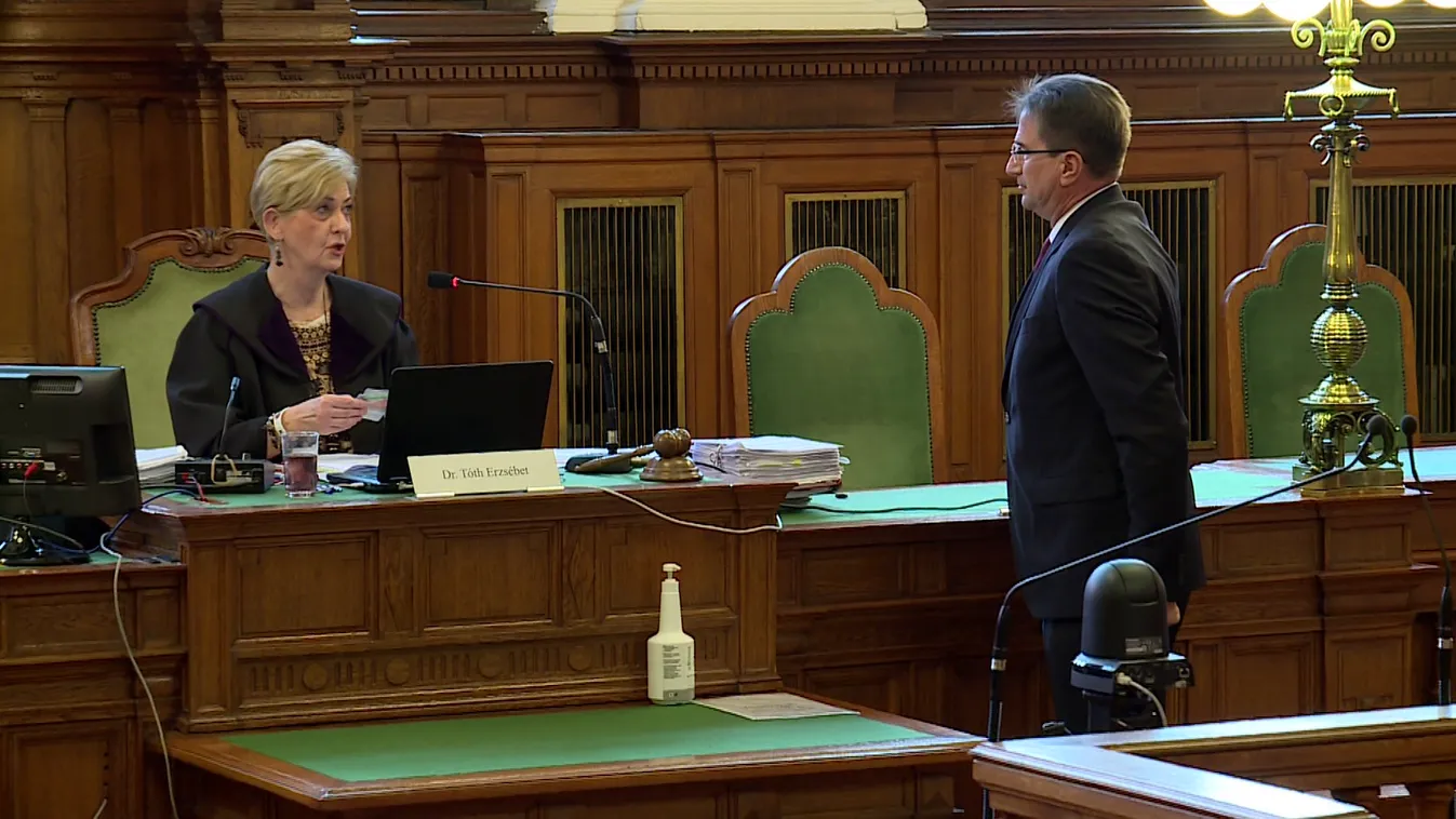 Megkezdődött a Schadl György és 21 társa ellen indított per