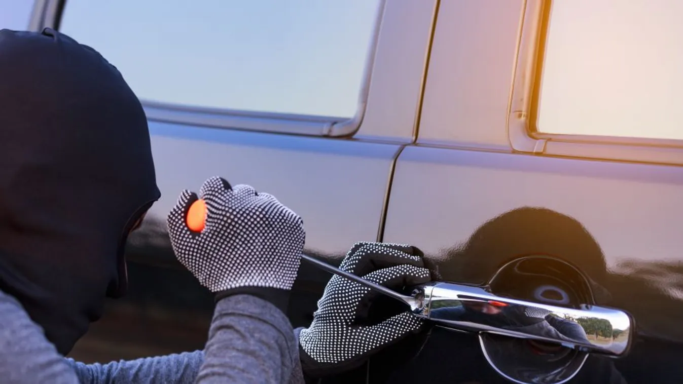 Nemzetközi autótolvaj-bandát számolt fel a Készenléti Rendőrség