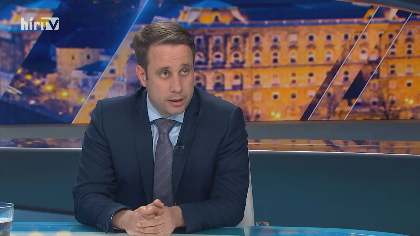 Dömötör Csaba: Már most eljutottunk arra a pontra, hogy mindenki igényelheti az oltást